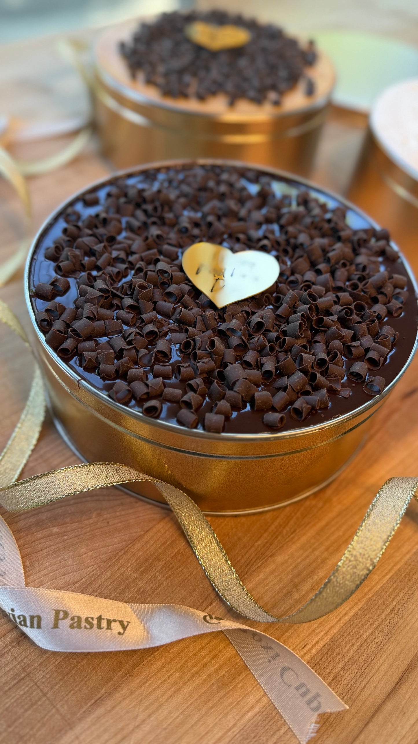 CHOCOLATE CAKE (8 inches)